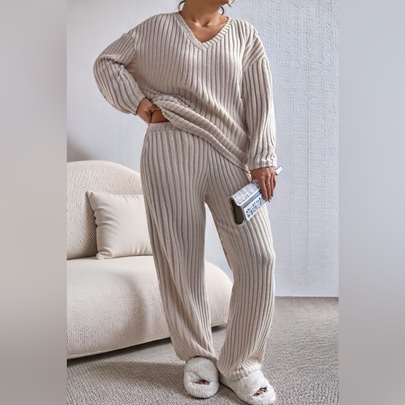 Plus Size V-Neck Dropped Shoulder Top and Pants Set - Picture 1 of 3